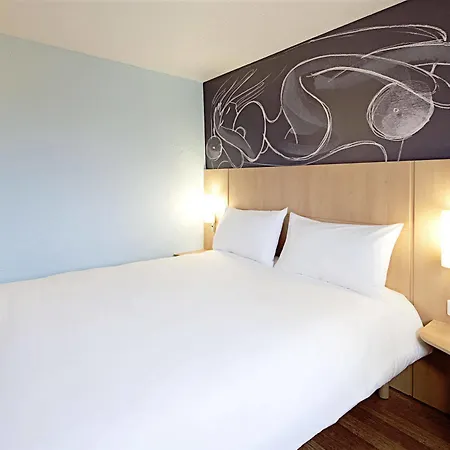 Ibis Barcelona Meridiana Exterior photo